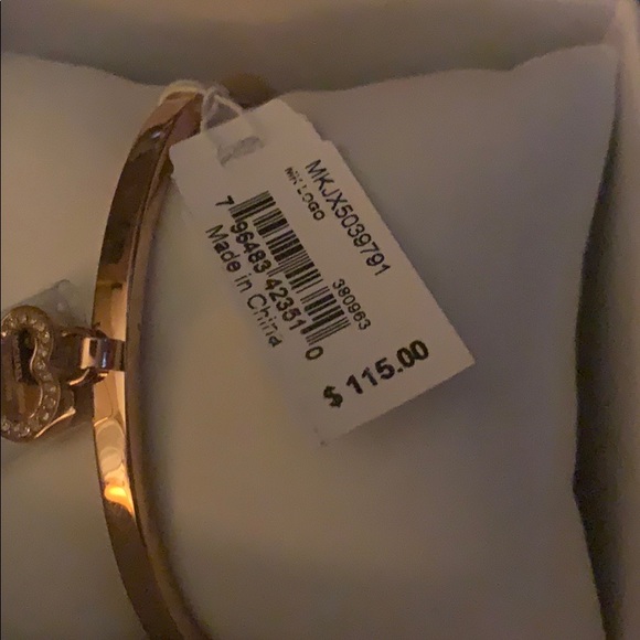 Michael Kors bangle bracelet,Rose Gold tone HEART, - Picture 6 of 8
